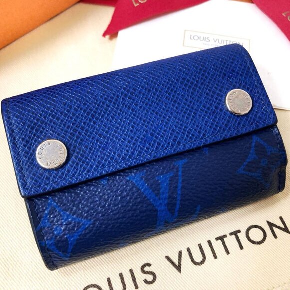 Louis Vuitton Handbags - Louis Vuitton Discovery Taigarama Compact Trifold Wallet